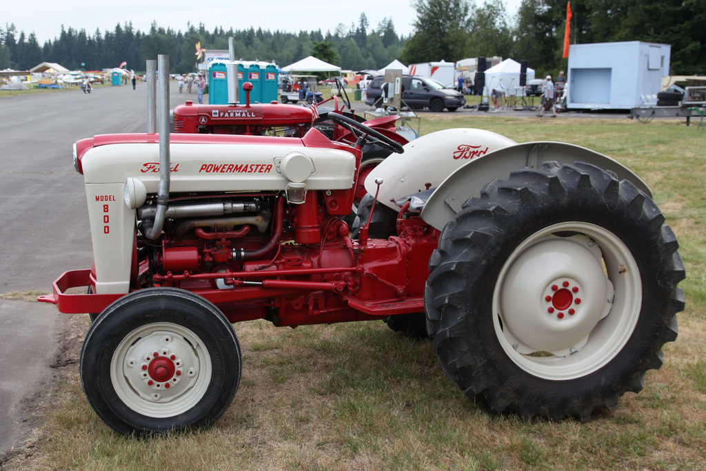 Ford 800 Tractor Parts